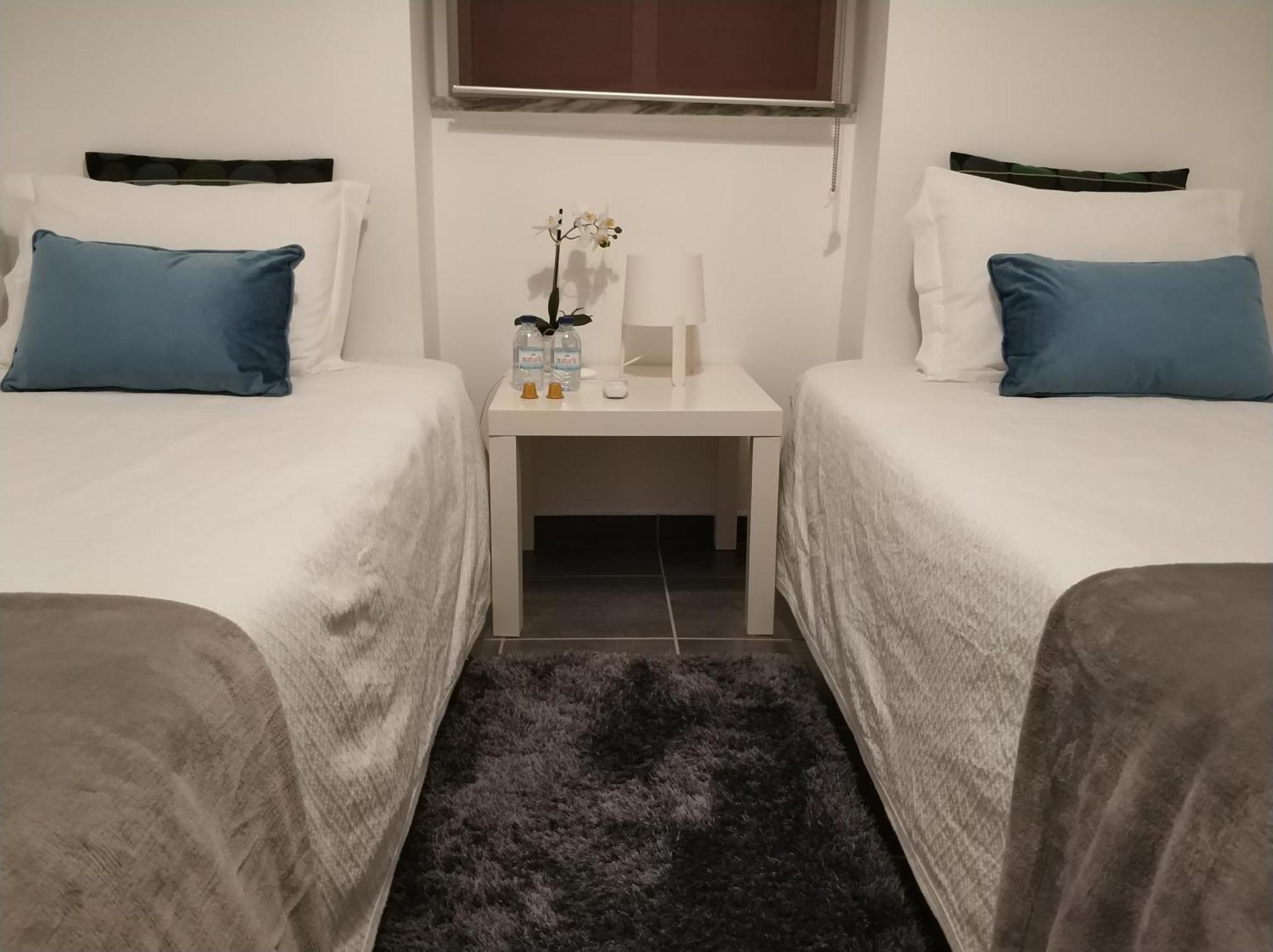 Sleep & Go Faro Airport Guest House Exterior photo